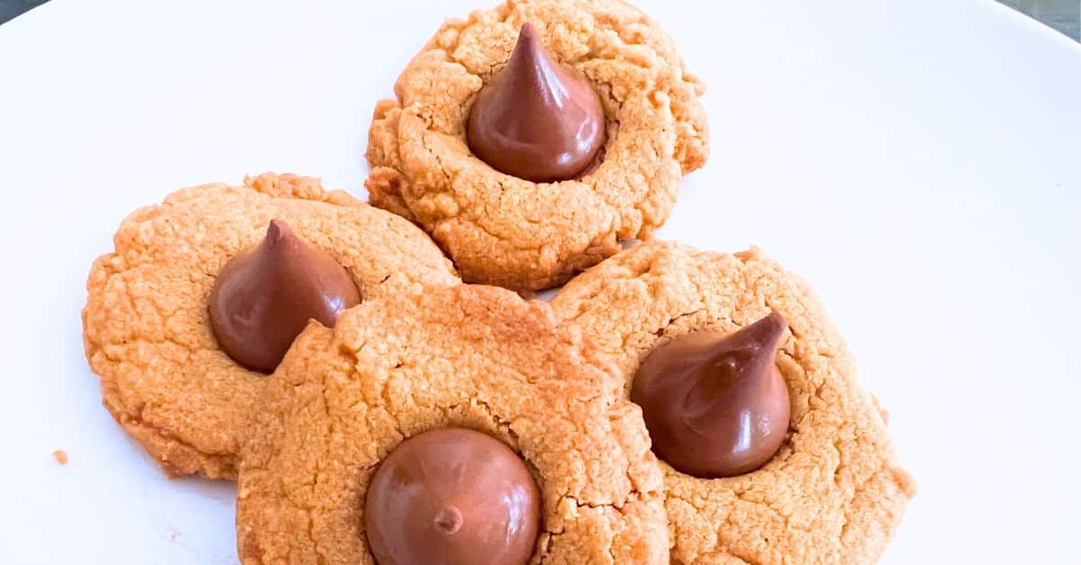 Easy 4-Ingredient Peanut Butter Kiss Cookies: Bake & Store Tips